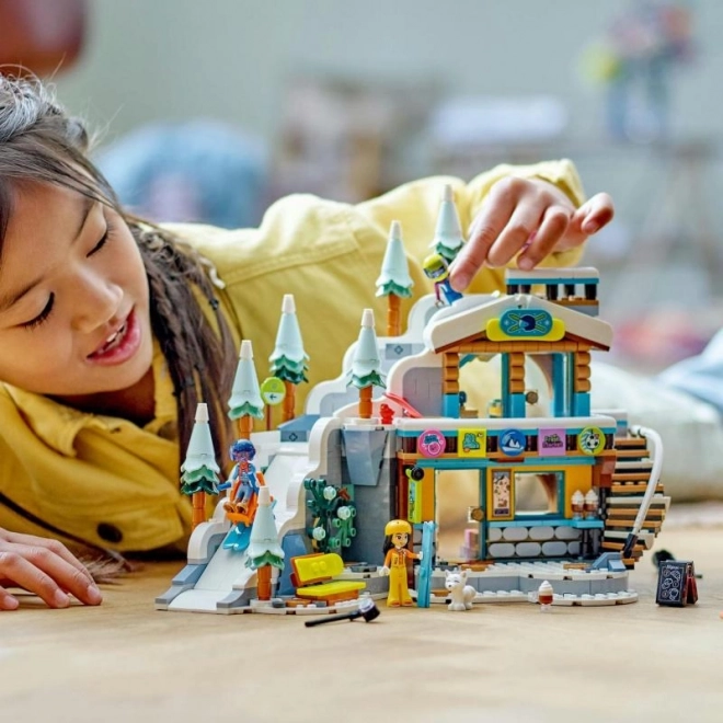LEGO Friends Lyžařský svah a kavárna