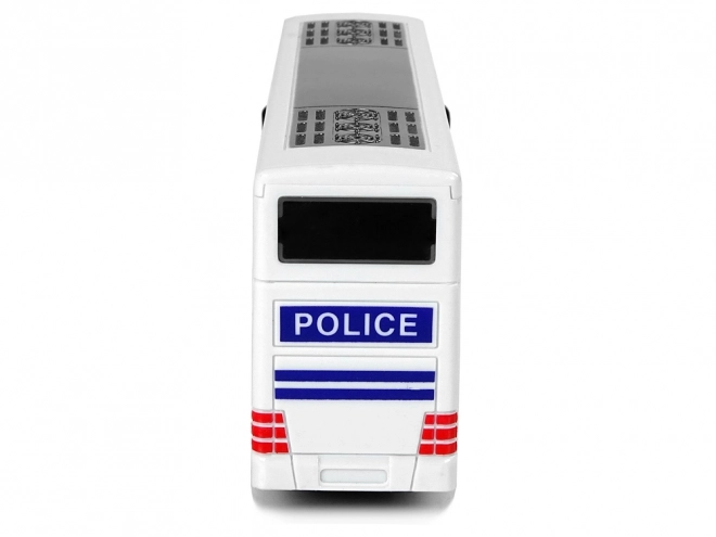 Policejní dvoupatrový bílý autobus se zvukem tahu