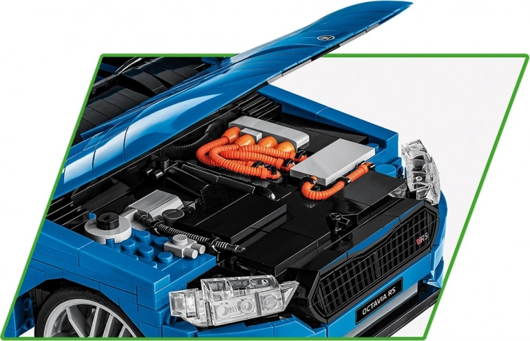 Otevírací kapota a model motoru