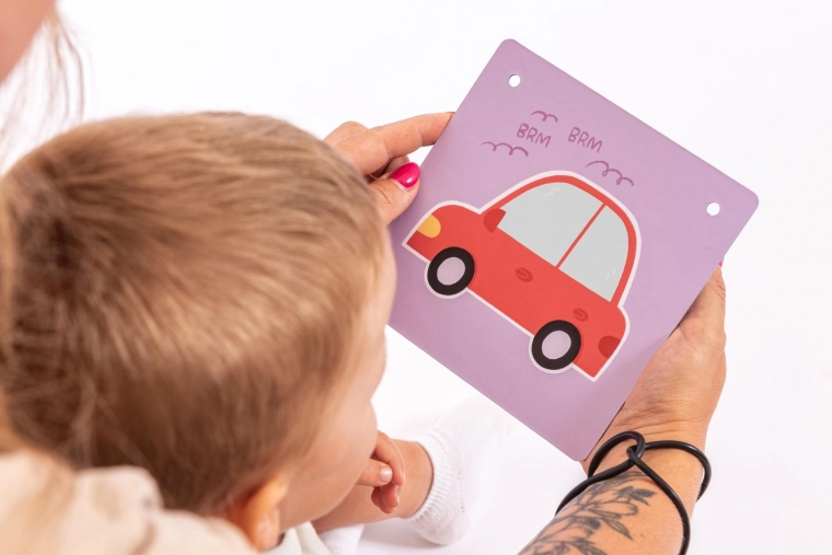 Velké, odolné a snadno uchopitelné karty