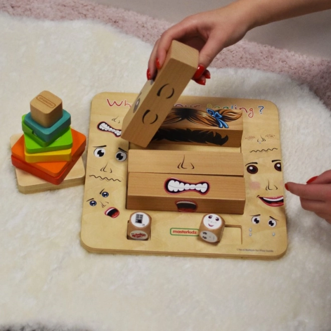 Desková hra Nauka emocí Montessori - dřevěná tabule