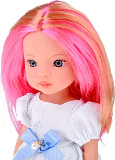 Elegantní outfit s modrou mašlí