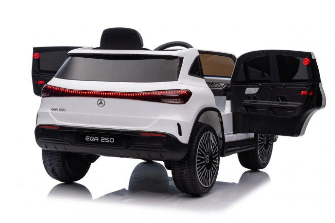 Elektrické auto Mercedes Benz EQA 250 bílé