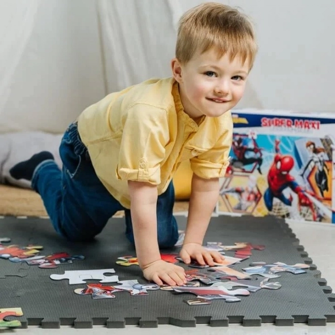 TREFL Oboustranné puzzle Spiderman jde do akce SUPER MAXI 24 dílků