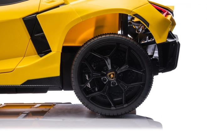 Žluté auto Lamborghini Revuelto XL
