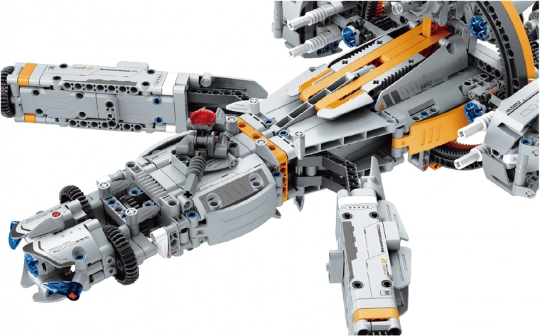 Pohyblivé a mechanické prvky pro akční hru