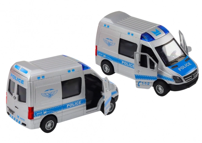 Policejní auto 1:32 s otevíracími dveřmi, světly a zvuky