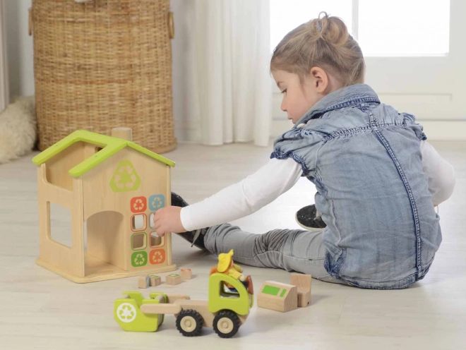Dřevěná stanice třídění odpadu a recyklace