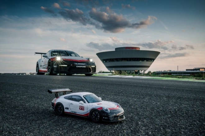 RAVENSBURGER 3D puzzle Porsche 911 GT3 Cup 152 dílků