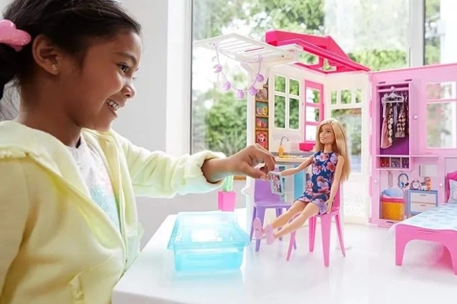 Domeček pro panenky Barbie s příslušenstvím a panenkou GWY84