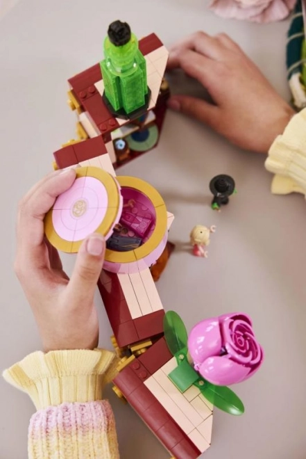 LEGO Wicked 75683 Studentská kolej Glindy a Elphaby