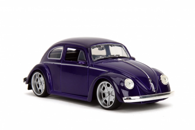 Wednesday auto 1972 VW Beetle 1:24 a figurka Wednesday