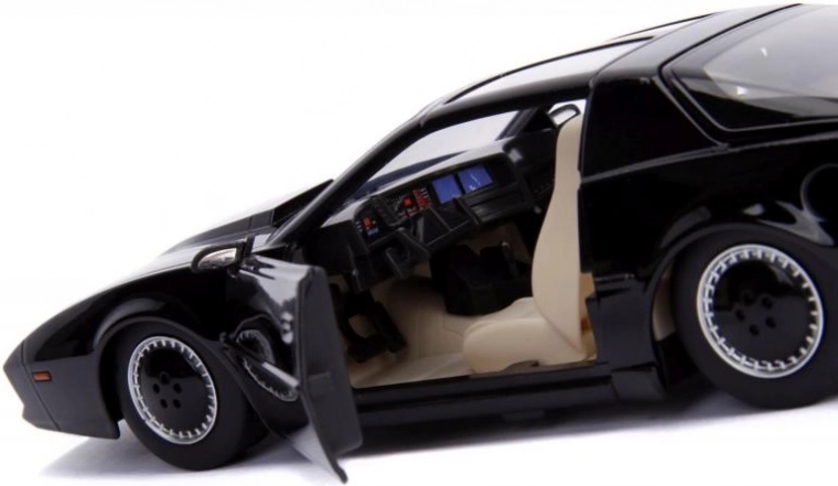 Otevírací dveře a kapota