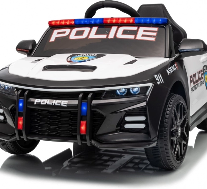 Černé policejní auto 911 Agentura