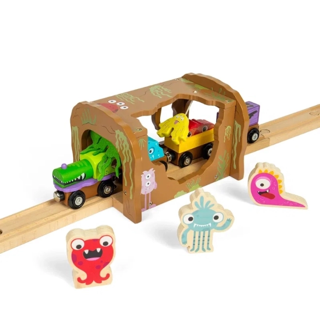 Dřevěný tunel s příšerkami