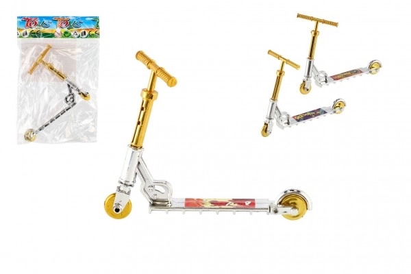 Mini prstová koloběžka plastová 10 cm s různými barvami