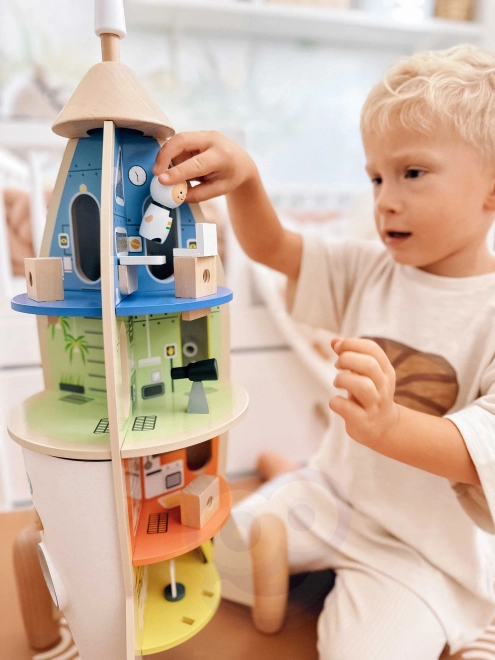 Dřevěná raketa domeček pro děti s figurkami