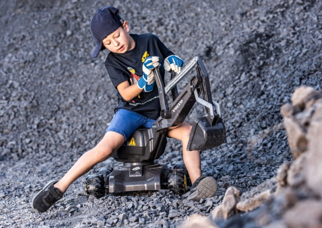 Rolly Toys Volvo kopající vozidlo pro děti černé