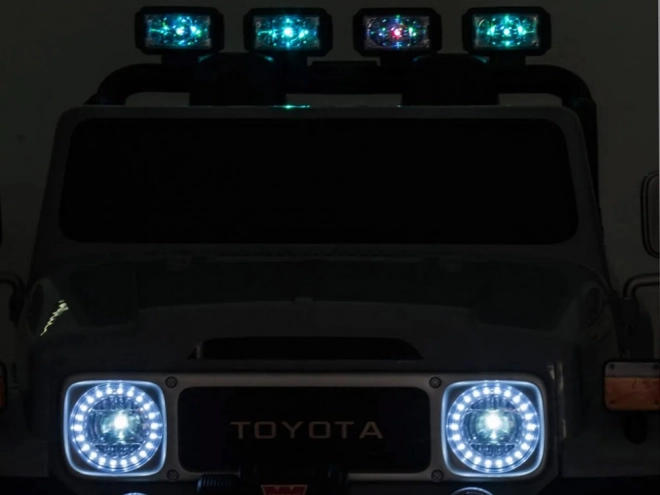 Dětské elektrické auto Toyota Land Cruiser – Černá