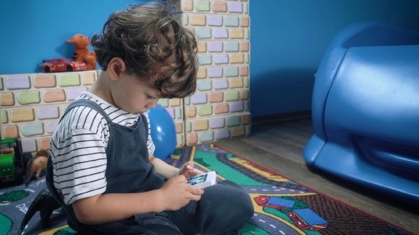 Naučný mobilní telefon pro děti s motivem Moudré Sovy