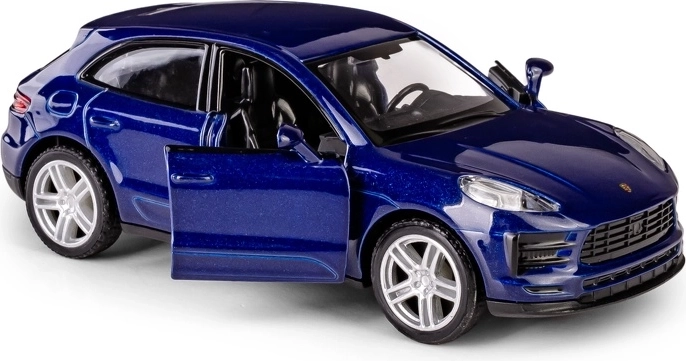 Otevírací dveře a detailní interiér