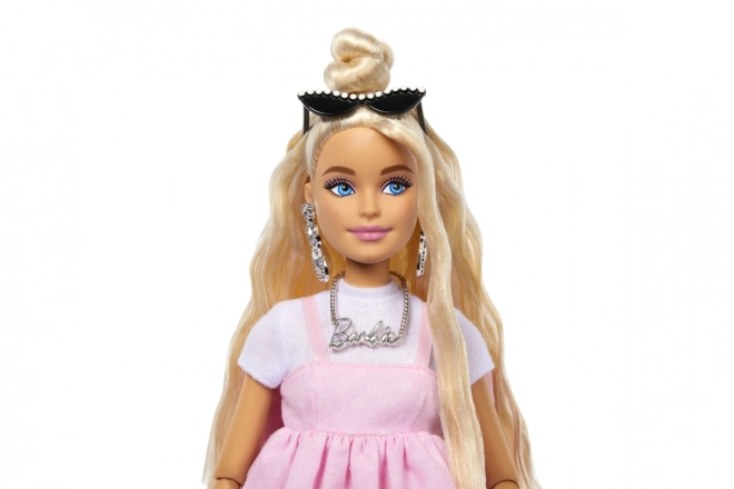Barbie deluxe modelka s mašlovými šaty