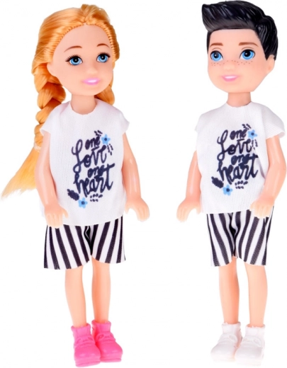 Dvě figurky a bezpečné sedadla