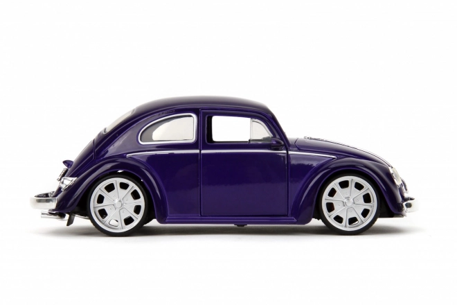 Wednesday auto 1972 VW Beetle 1:24 a figurka Wednesday