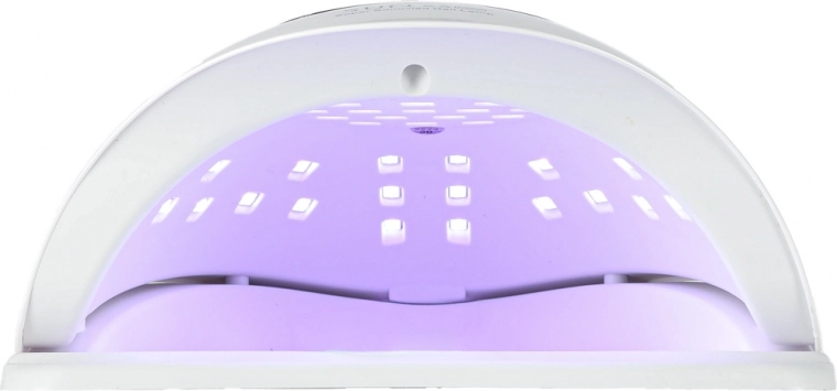 Rychlé a rovnoměrné vytvrzení díky 45 LED