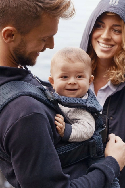 BABYBJORN ONE AIR - dětské nosítko, tmavě modré + bryndák pro ergonomické nosítko One – Modrá