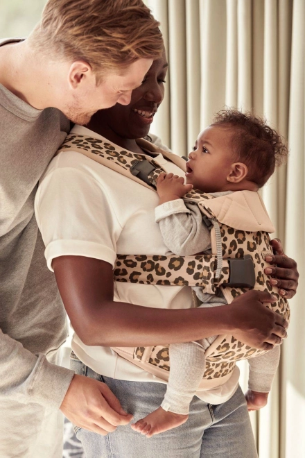 Dětské nosítko BABYBJORN ONE, Béžová/Leopardí – Leopardí