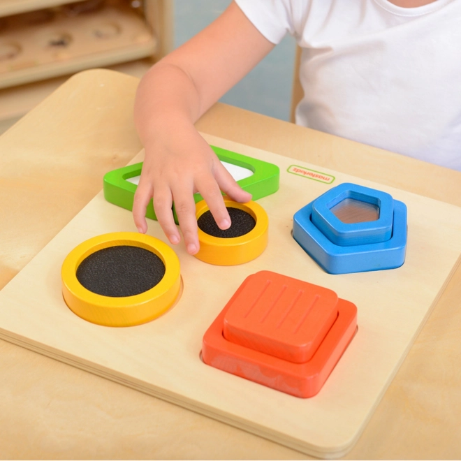 Dřevěný sorter tvarů materiálů a povrchů Montessori