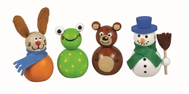 Tři roztomilé figurky z přírodního dřeva