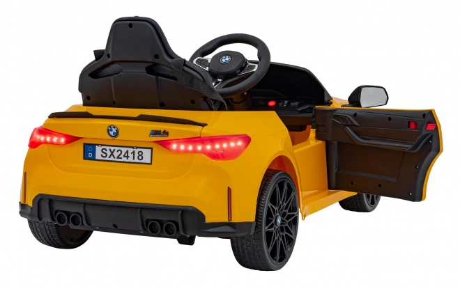 BMW M4 Vehicul Alb – Žluté
