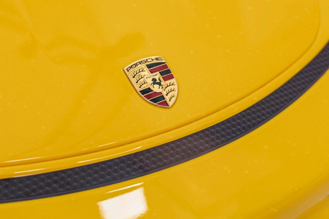 Dětský elektrický vůz Porsche 718 lakovaný – Žlutý