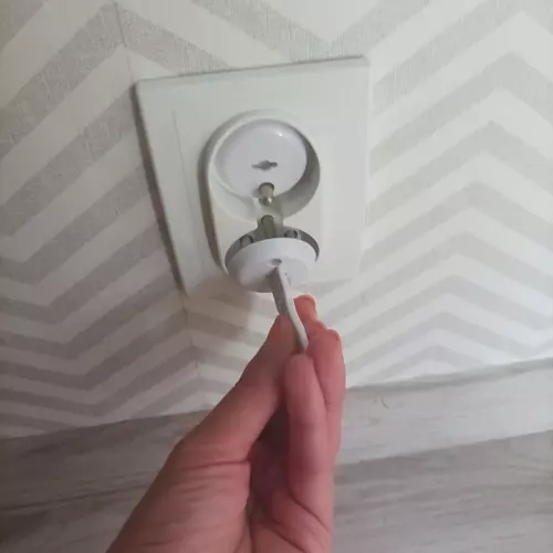 Bezpečnostní kryty na zásuvky bílé