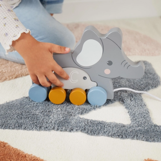 Vyjímatelné malé slůně pro více zábavy