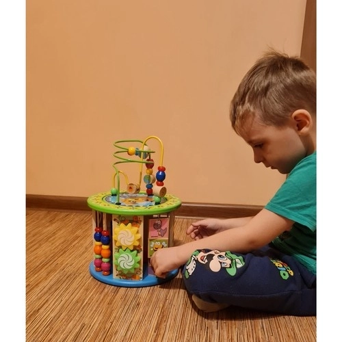 Dřevěná kostka s hrami pro děti