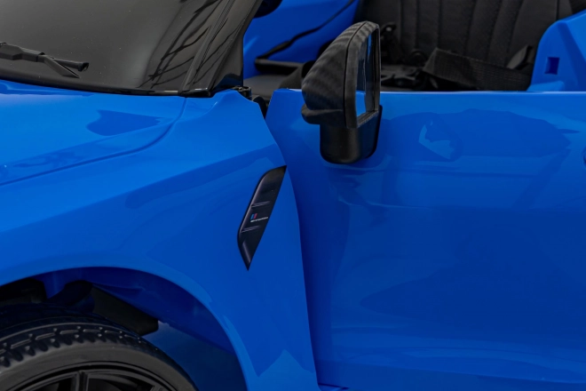 BMW M4 Vehicul Alb – Modré