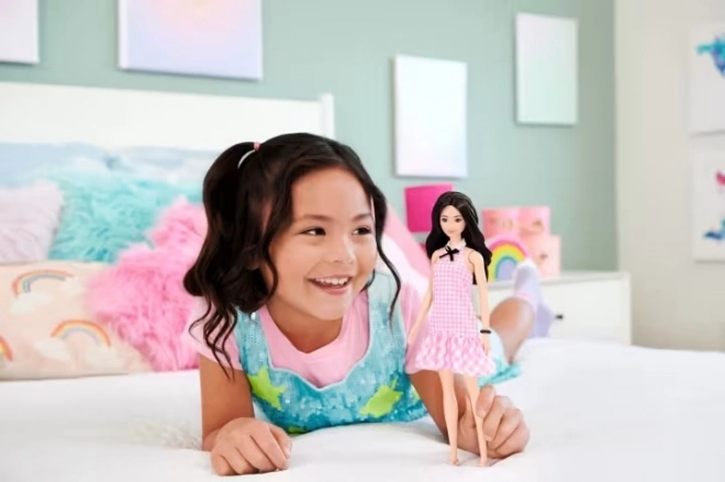 Barbie Modelka - kostičkované šaty HRH21 TV