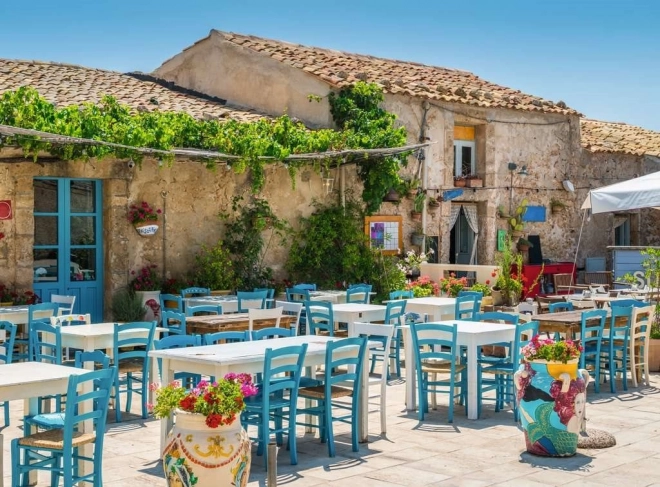 RAVENSBURGER Puzzle Přímořská taverna 500 dílků