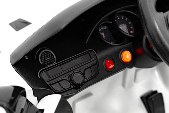 Elektrické autíčko Porsche 718 s MP4 audio panelem – Bílé