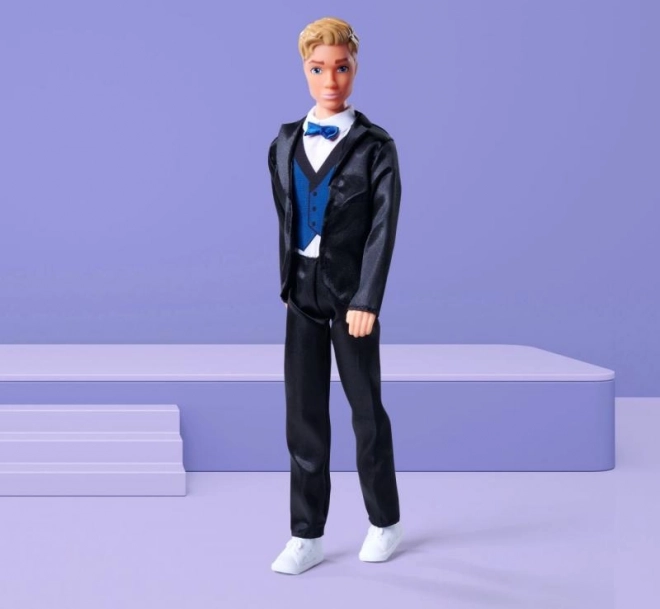 Panáček Kevin v Elegantním Obleku