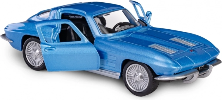 Otevírací dveře a propracovaný interiér