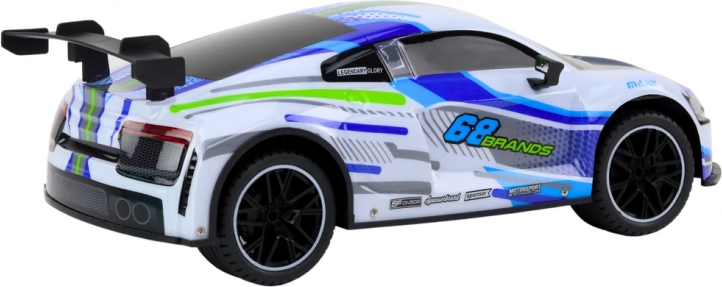 LED světla a sportovní design