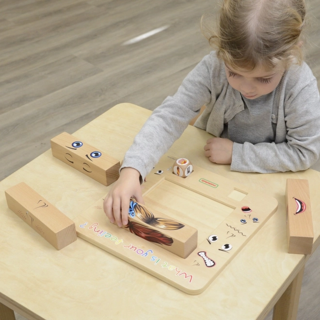 Desková hra Nauka emocí Montessori - dřevěná tabule