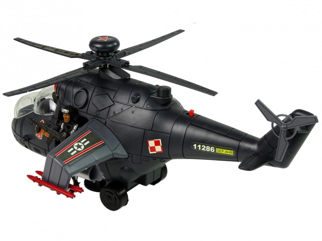 Helikoptéra s obrovskými křídly a světelnými efekty