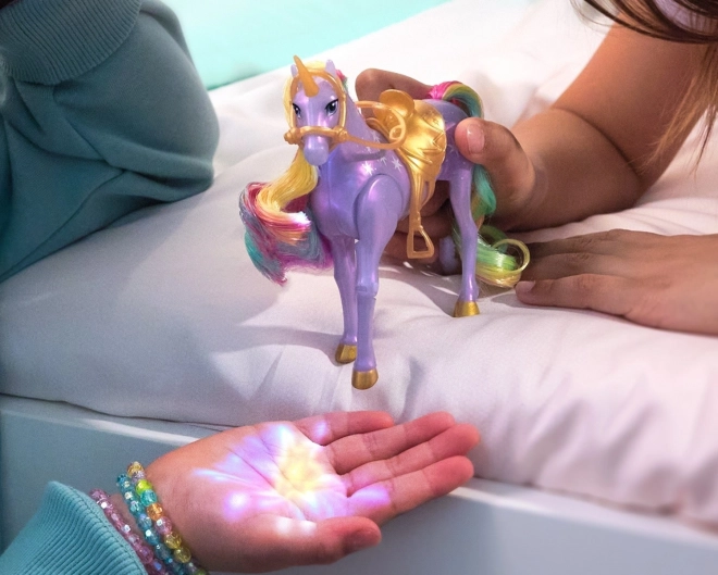Sophia a Wildstar z Akademie jednorožců s magickým světlem