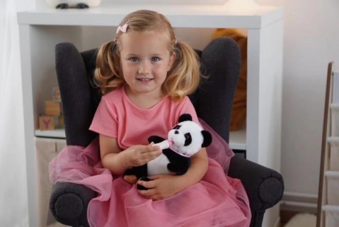 Interaktivní panda s lahvičkou