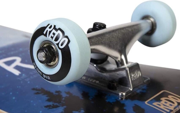 Hladká jízda díky ABEC‑5 a kolům 53 mm